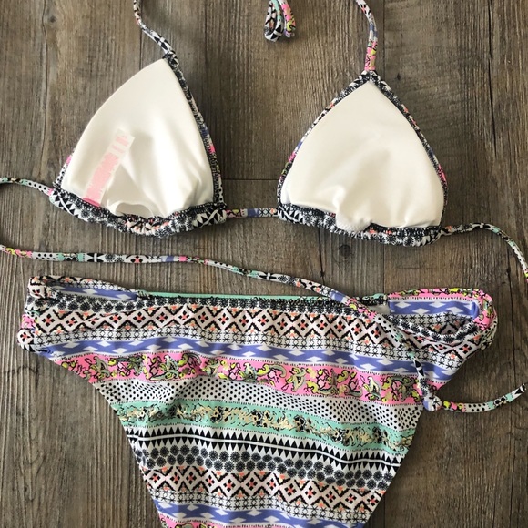 Victoria’s Secret Tribal/Multi-Print String Bikini - Picture 4 of 6
